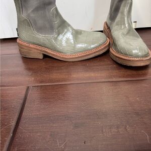 Free People Stylish Gray Croc-Embossed Women's Boots